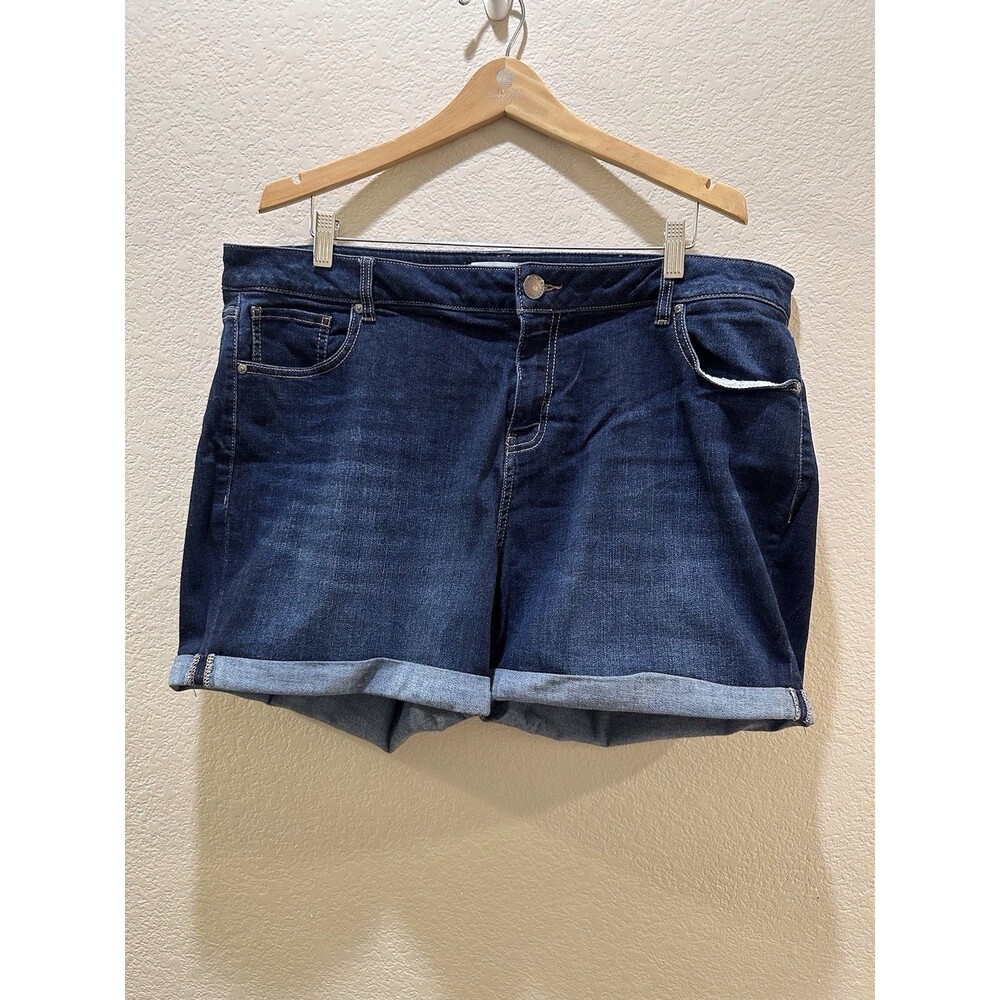 Lane Bryant Denim Mid-Rise Essential Stretch Girlfriend Shorts Size 20